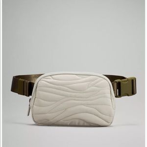 TEAM Canada quilted everywhere belt bag